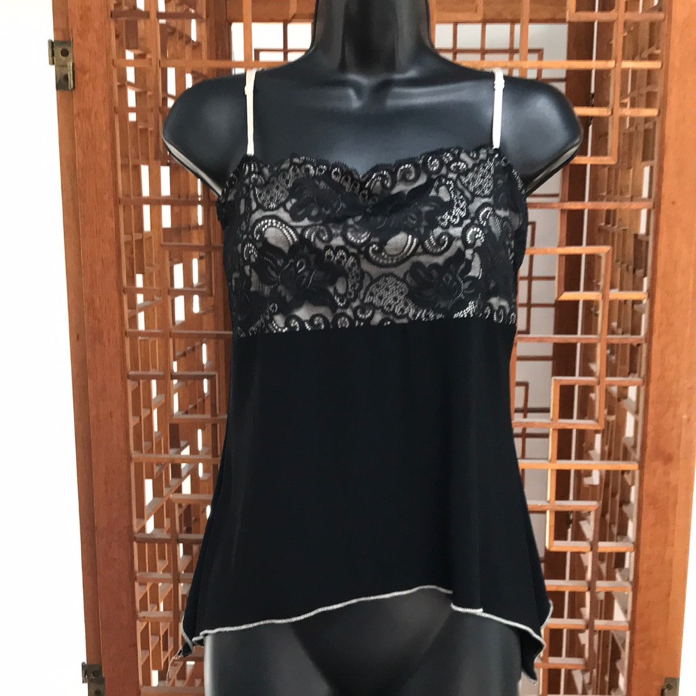 Kiwi black and cream camisole with detailed bust and tapered sides. Size M